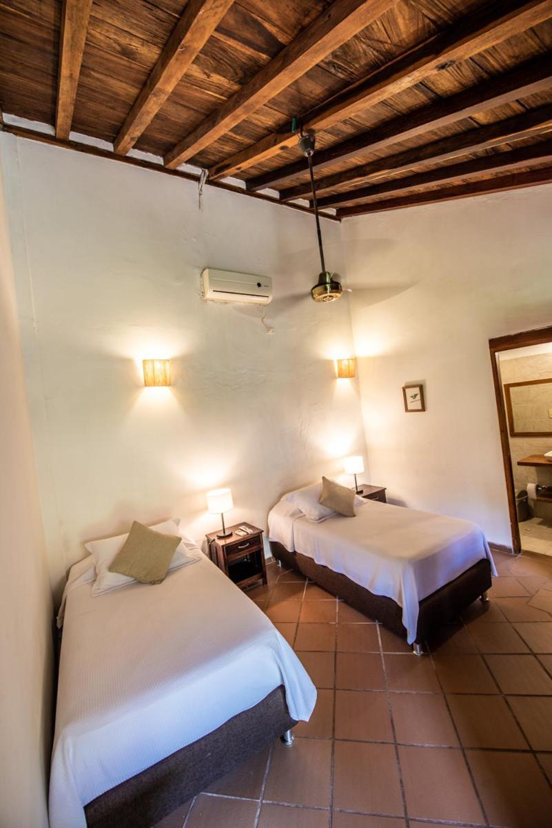 La Casa Amarilla Bed & Breakfast Mompos Exterior photo