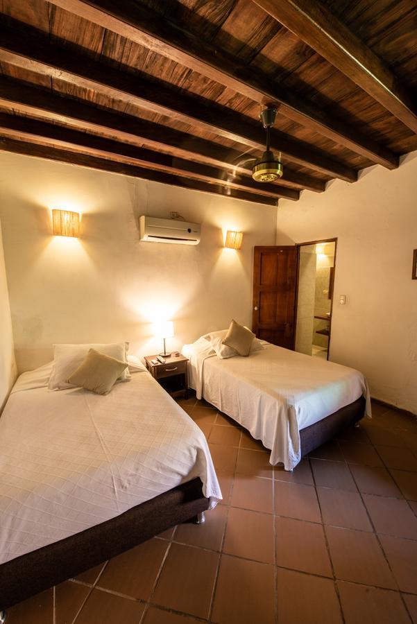 La Casa Amarilla Bed & Breakfast Mompos Exterior photo