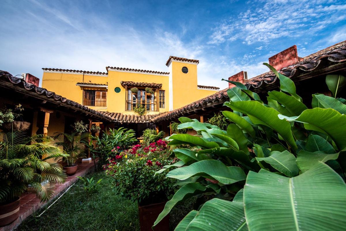 La Casa Amarilla Bed & Breakfast Mompos Exterior photo